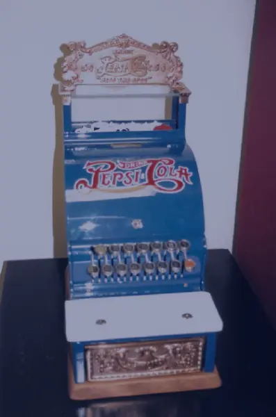 IW Technologies vintage Pepsi Co cash register